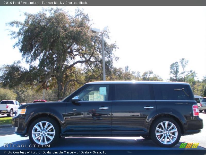 Tuxedo Black / Charcoal Black 2010 Ford Flex Limited