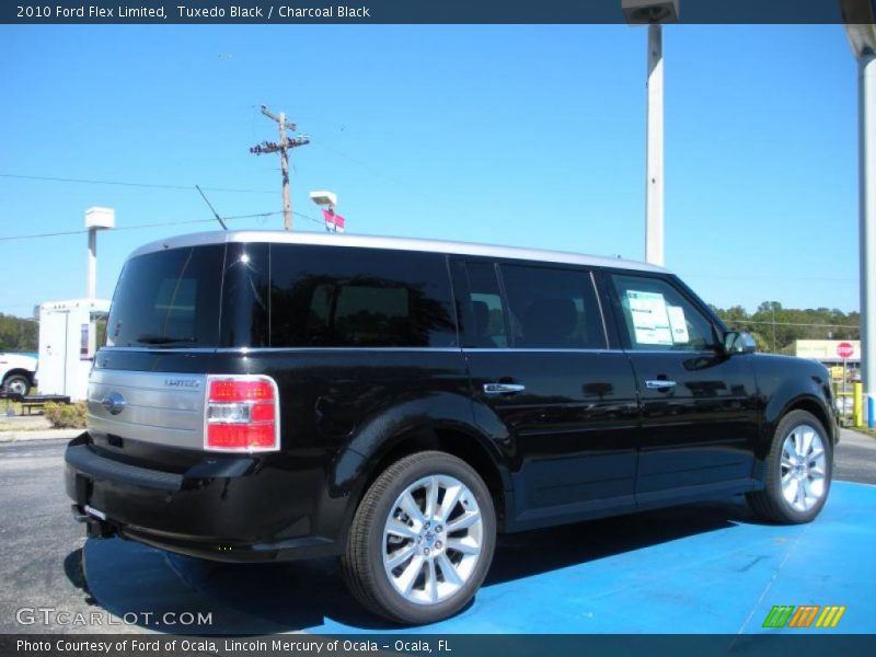 Tuxedo Black / Charcoal Black 2010 Ford Flex Limited