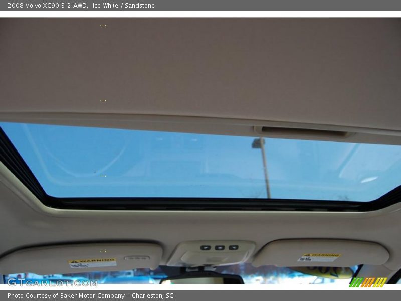Ice White / Sandstone 2008 Volvo XC90 3.2 AWD