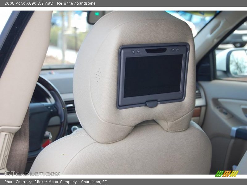 Ice White / Sandstone 2008 Volvo XC90 3.2 AWD