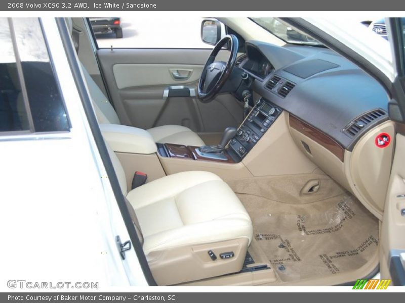 Ice White / Sandstone 2008 Volvo XC90 3.2 AWD