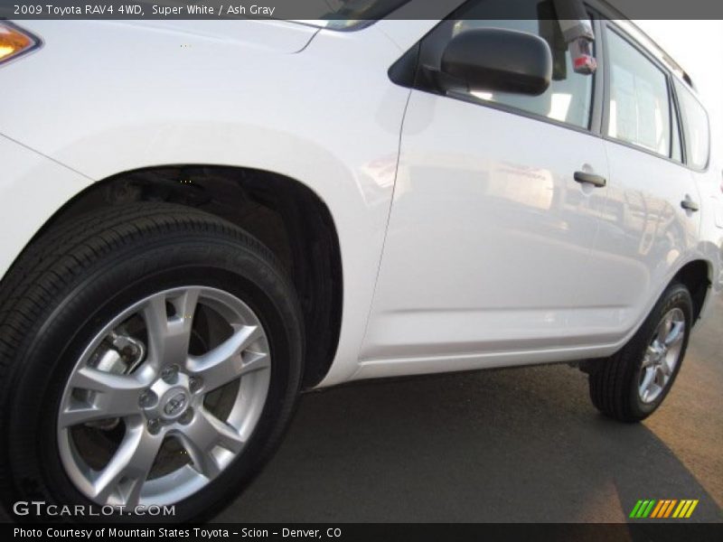 Super White / Ash Gray 2009 Toyota RAV4 4WD