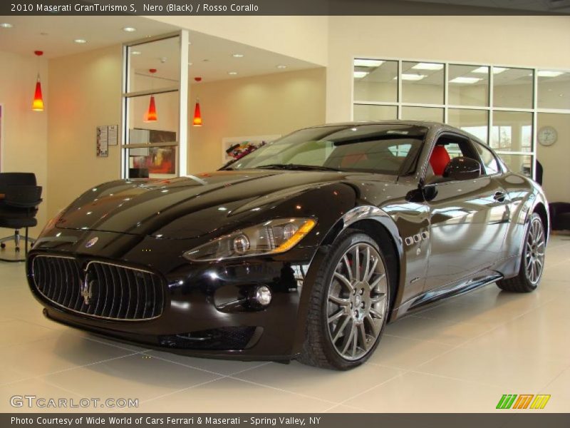 Nero (Black) / Rosso Corallo 2010 Maserati GranTurismo S