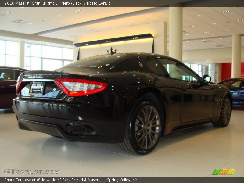 Nero (Black) / Rosso Corallo 2010 Maserati GranTurismo S