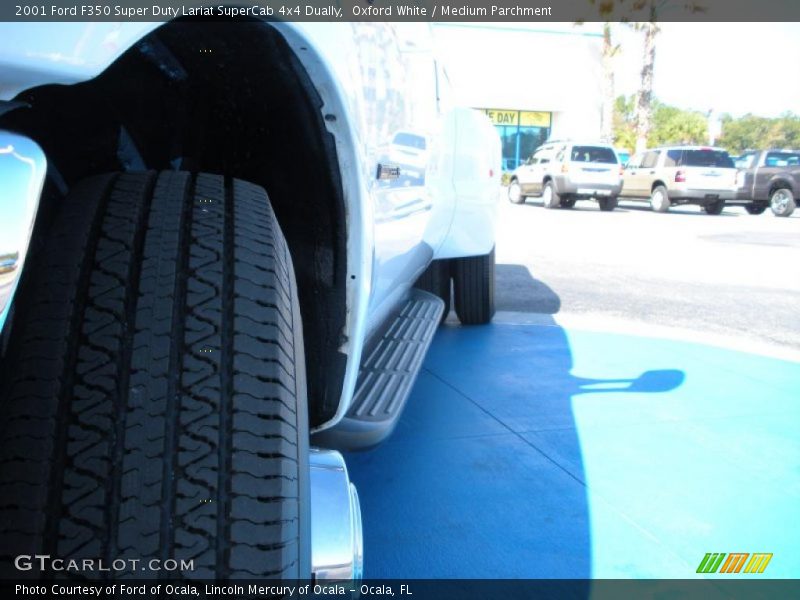 Oxford White / Medium Parchment 2001 Ford F350 Super Duty Lariat SuperCab 4x4 Dually