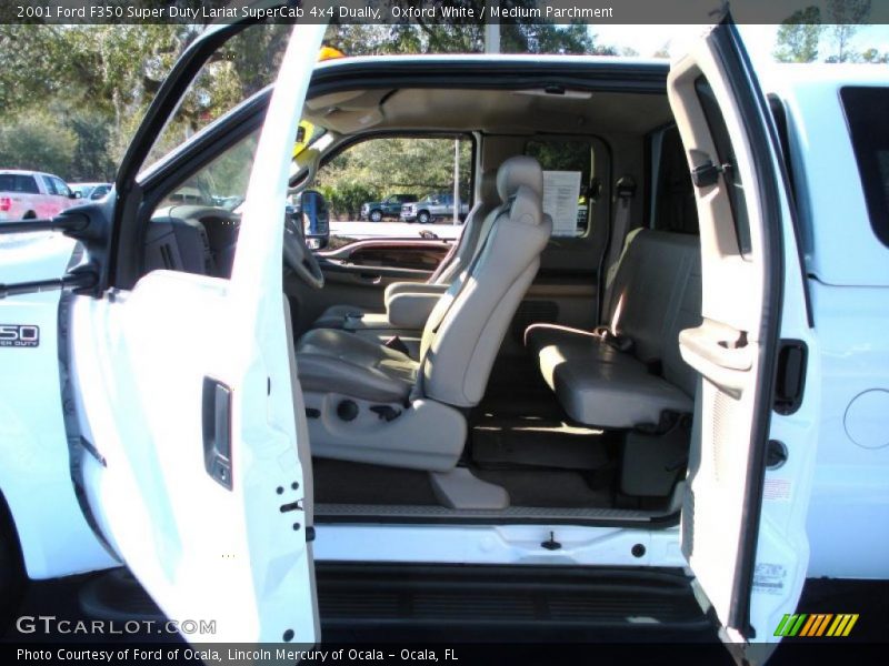Oxford White / Medium Parchment 2001 Ford F350 Super Duty Lariat SuperCab 4x4 Dually