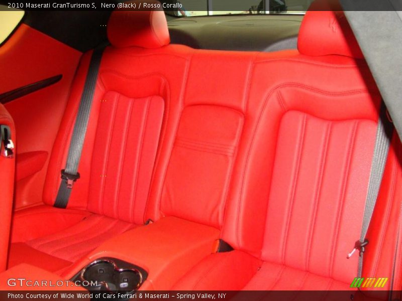Nero (Black) / Rosso Corallo 2010 Maserati GranTurismo S
