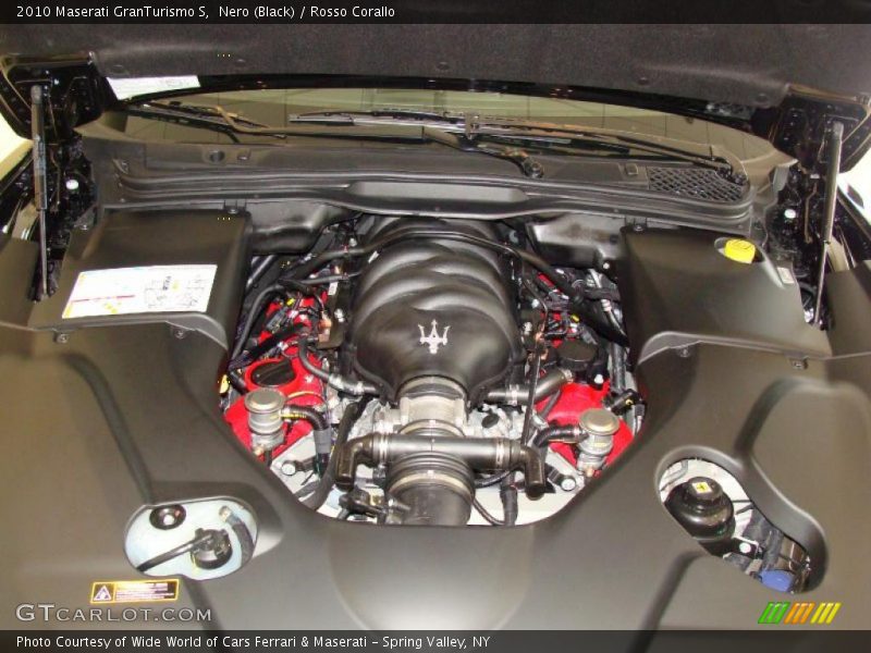 Nero (Black) / Rosso Corallo 2010 Maserati GranTurismo S