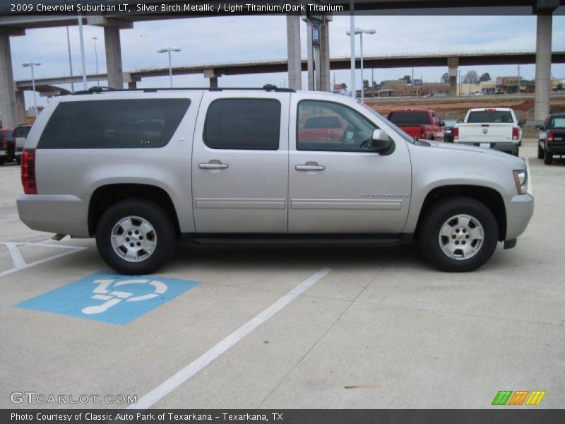 Silver Birch Metallic / Light Titanium/Dark Titanium 2009 Chevrolet Suburban LT