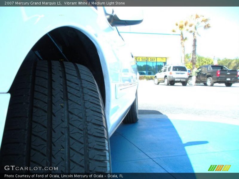 Vibrant White / Medium Light Stone 2007 Mercury Grand Marquis LS