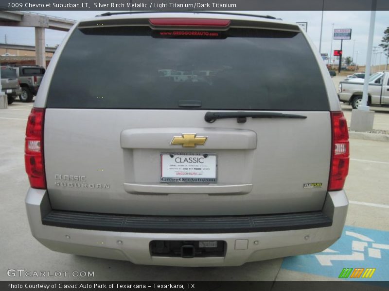 Silver Birch Metallic / Light Titanium/Dark Titanium 2009 Chevrolet Suburban LT