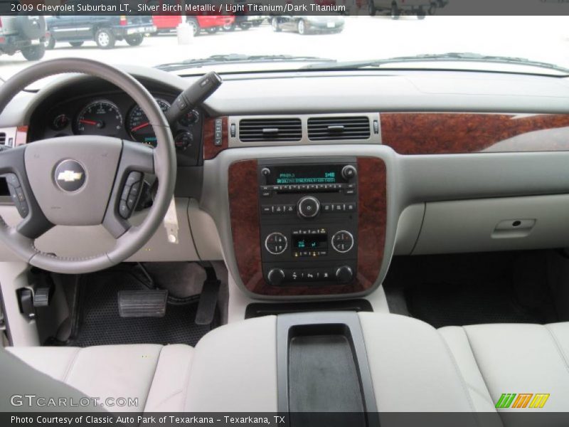 Silver Birch Metallic / Light Titanium/Dark Titanium 2009 Chevrolet Suburban LT