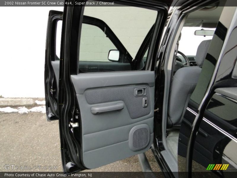 Door Panel of 2002 Frontier SC Crew Cab 4x4