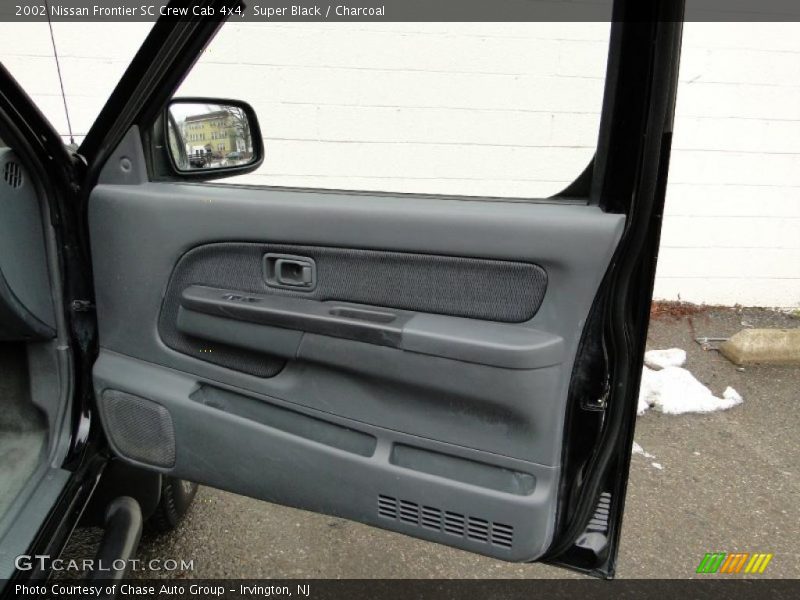 Door Panel of 2002 Frontier SC Crew Cab 4x4