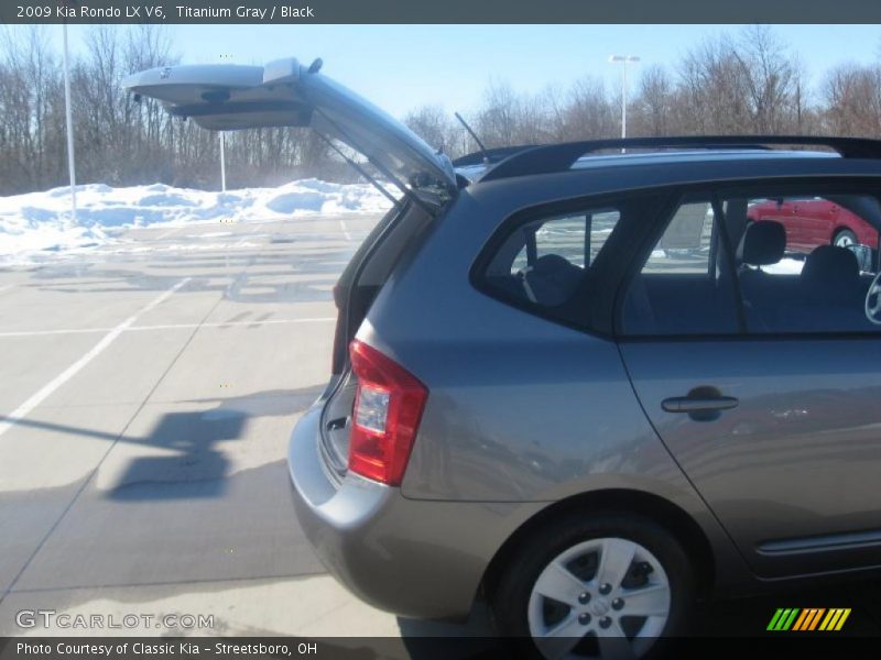 Titanium Gray / Black 2009 Kia Rondo LX V6