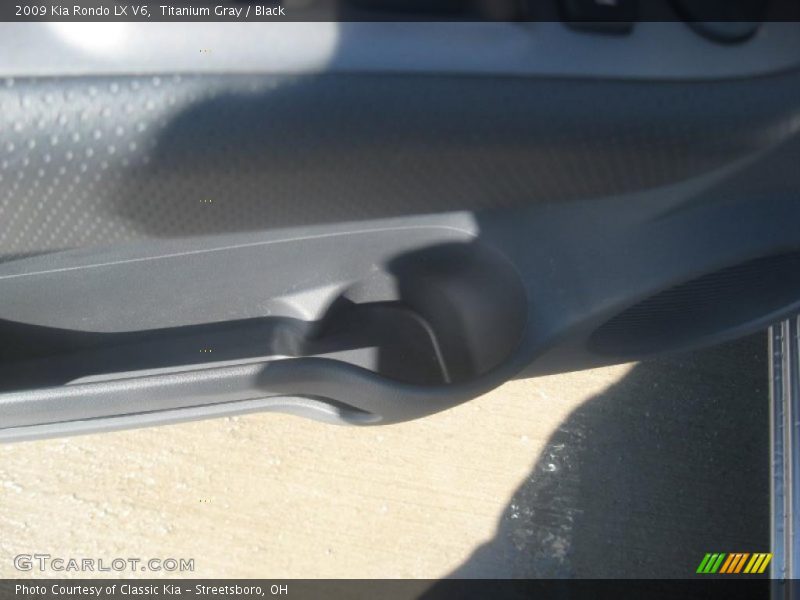 Titanium Gray / Black 2009 Kia Rondo LX V6