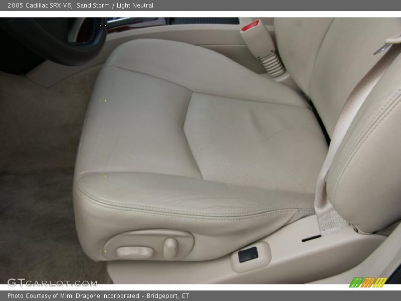 Sand Storm / Light Neutral 2005 Cadillac SRX V6