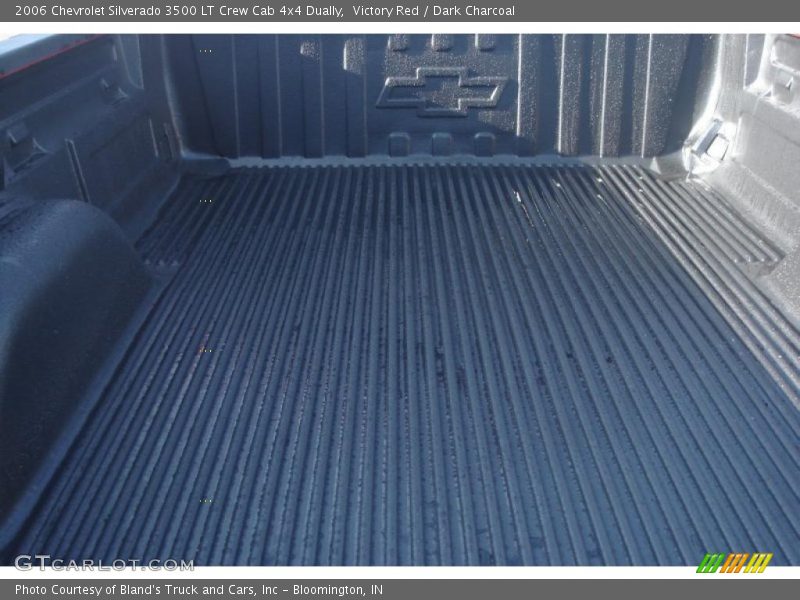 Victory Red / Dark Charcoal 2006 Chevrolet Silverado 3500 LT Crew Cab 4x4 Dually