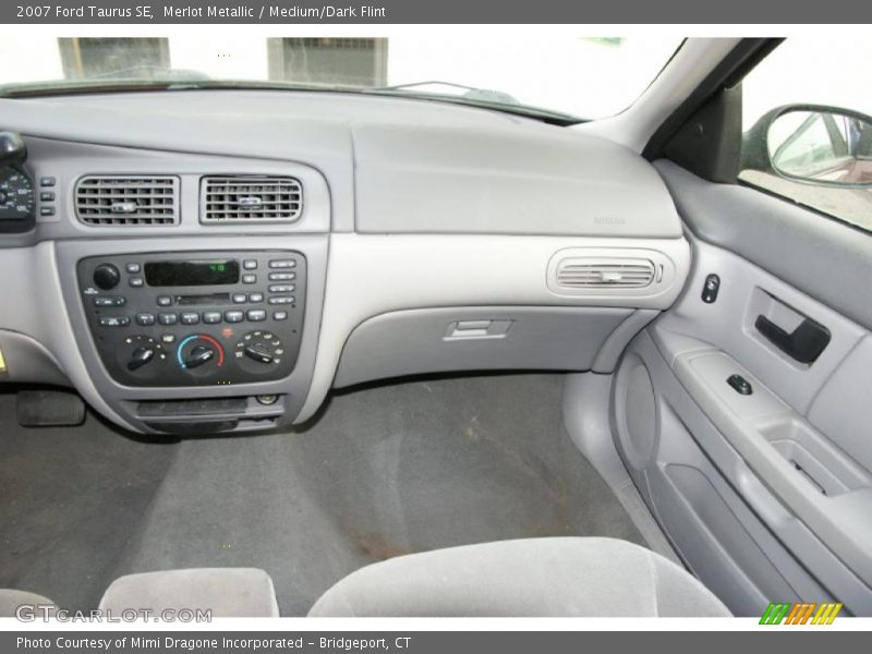 Merlot Metallic / Medium/Dark Flint 2007 Ford Taurus SE