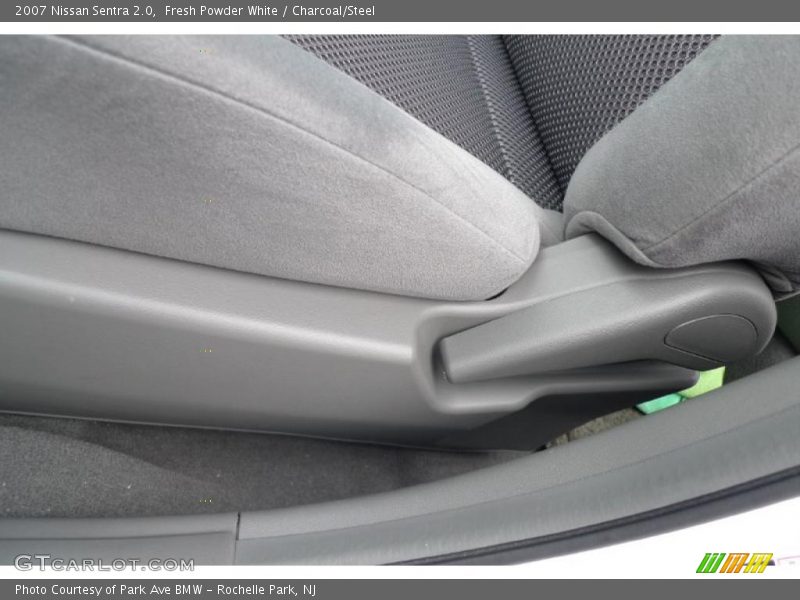 Fresh Powder White / Charcoal/Steel 2007 Nissan Sentra 2.0