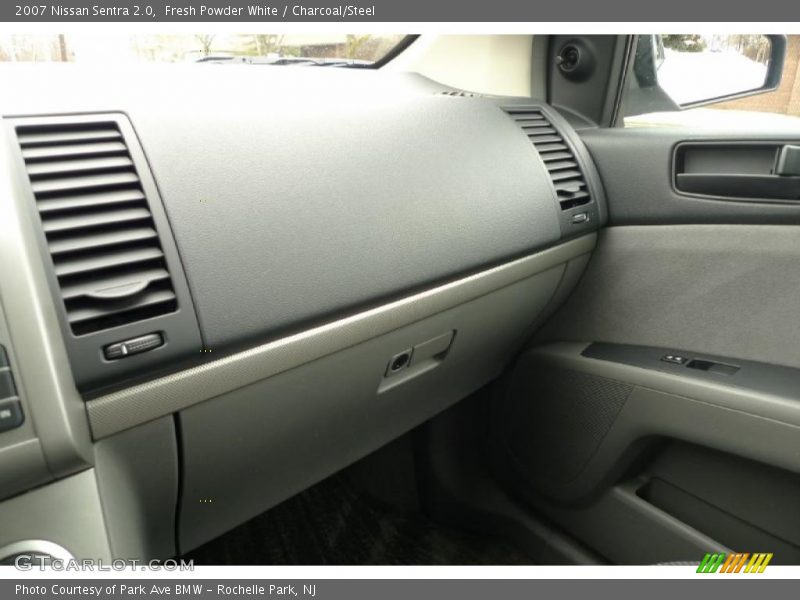 Fresh Powder White / Charcoal/Steel 2007 Nissan Sentra 2.0