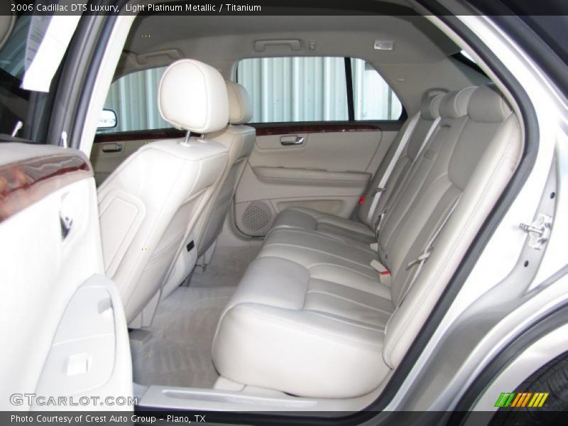 Light Platinum Metallic / Titanium 2006 Cadillac DTS Luxury
