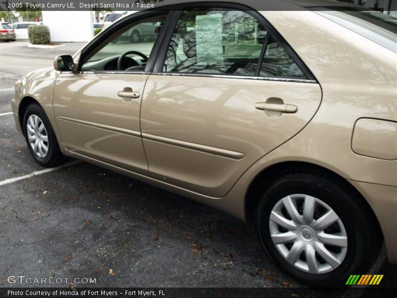 Desert Sand Mica / Taupe 2005 Toyota Camry LE