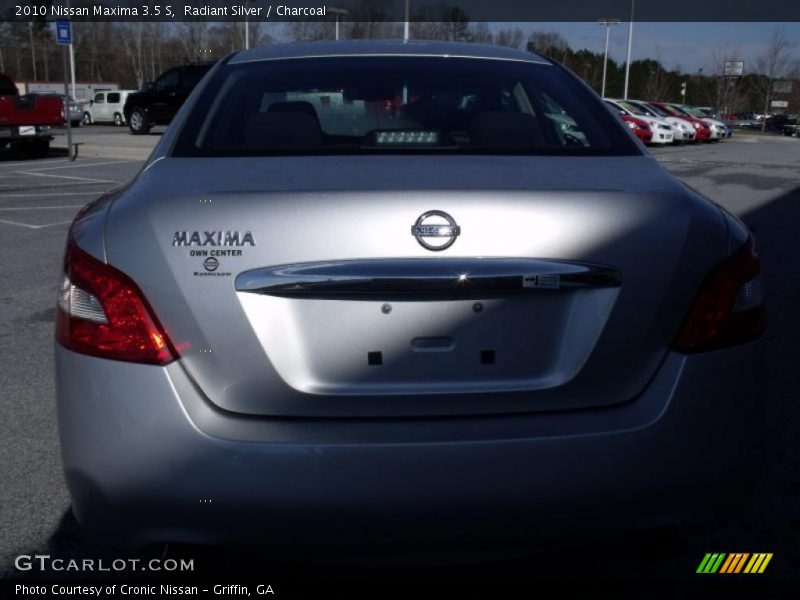 Radiant Silver / Charcoal 2010 Nissan Maxima 3.5 S