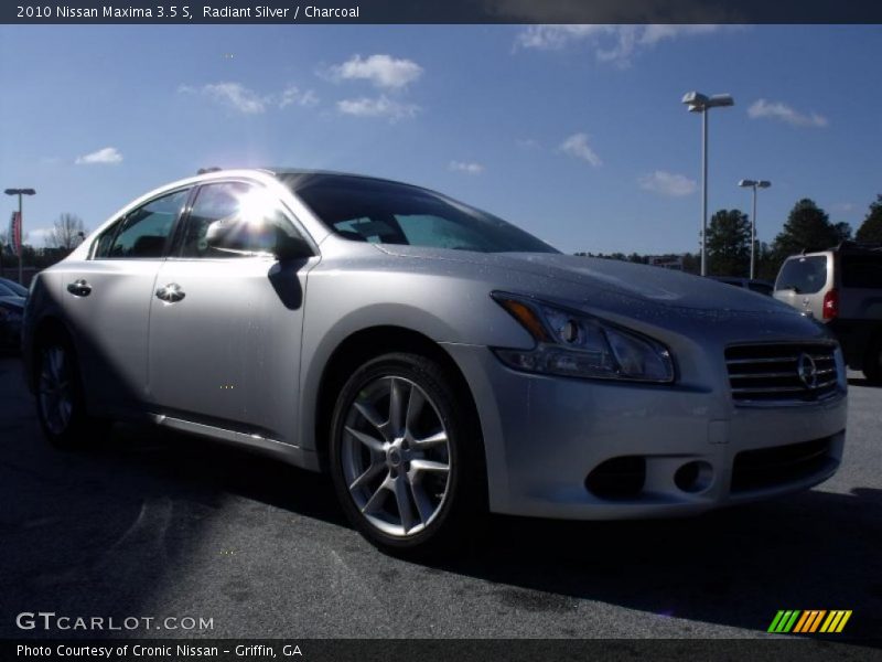 Radiant Silver / Charcoal 2010 Nissan Maxima 3.5 S