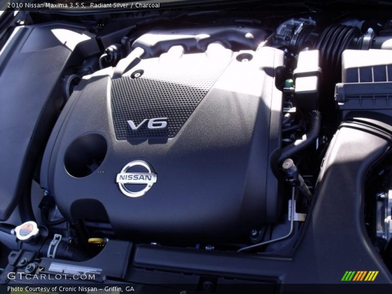 Radiant Silver / Charcoal 2010 Nissan Maxima 3.5 S