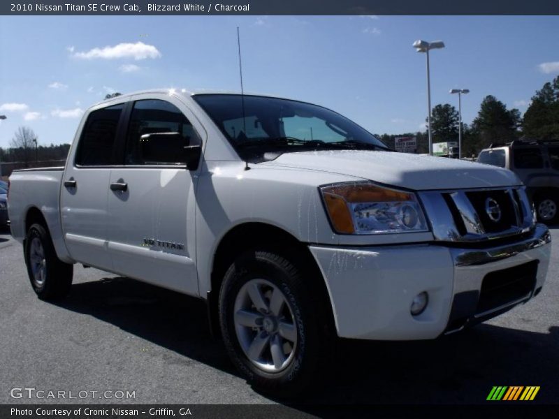 Blizzard White / Charcoal 2010 Nissan Titan SE Crew Cab