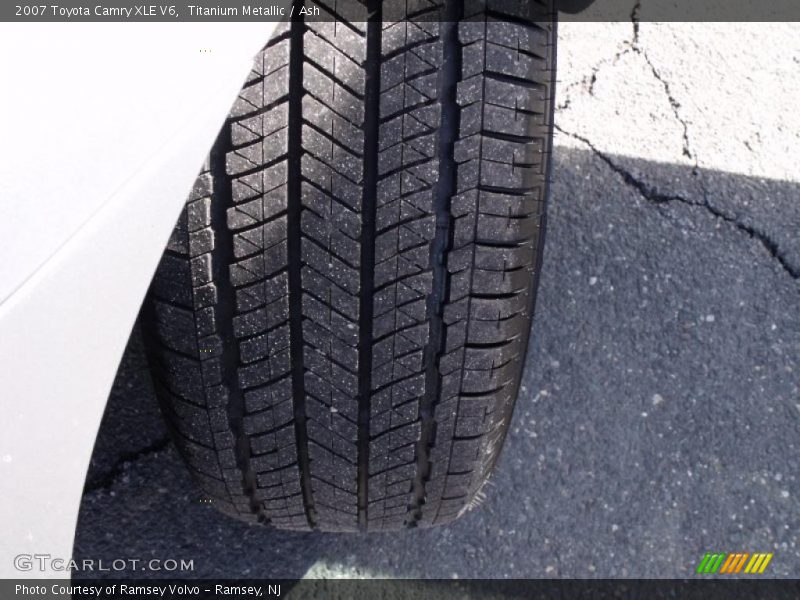 Titanium Metallic / Ash 2007 Toyota Camry XLE V6