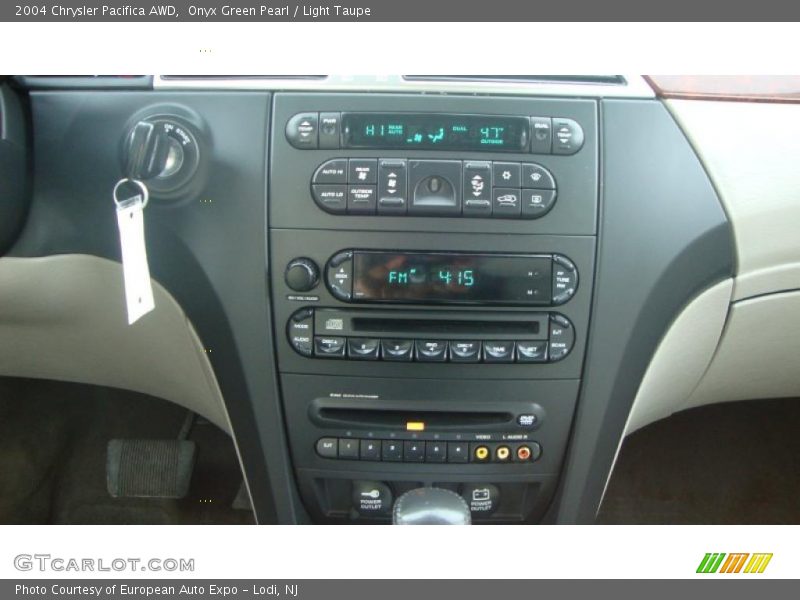 Onyx Green Pearl / Light Taupe 2004 Chrysler Pacifica AWD