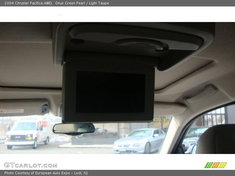 Onyx Green Pearl / Light Taupe 2004 Chrysler Pacifica AWD