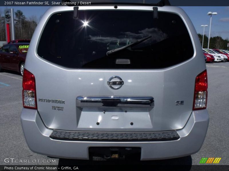 Silver Lightning / Desert 2007 Nissan Pathfinder SE
