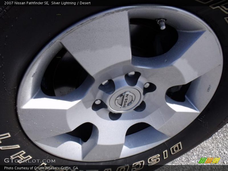 Silver Lightning / Desert 2007 Nissan Pathfinder SE
