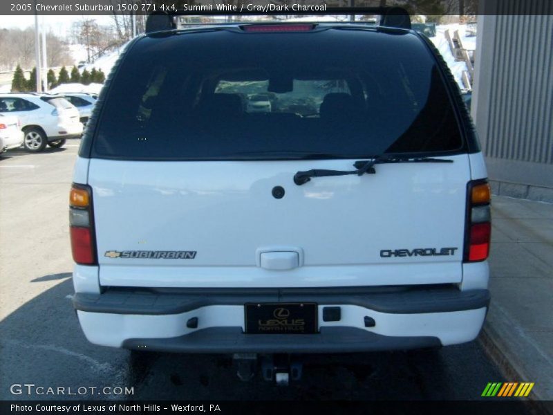 Summit White / Gray/Dark Charcoal 2005 Chevrolet Suburban 1500 Z71 4x4