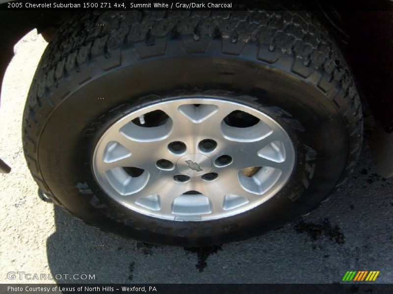 Summit White / Gray/Dark Charcoal 2005 Chevrolet Suburban 1500 Z71 4x4