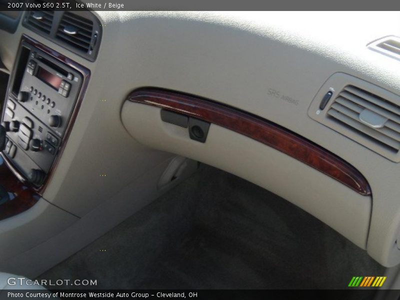 Ice White / Beige 2007 Volvo S60 2.5T