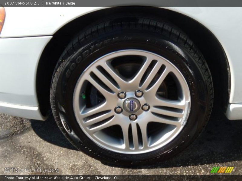 Ice White / Beige 2007 Volvo S60 2.5T