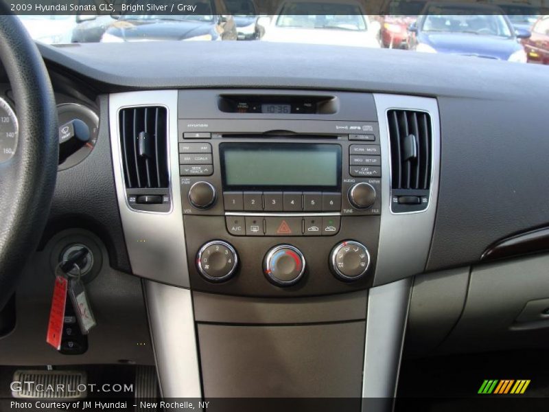 Bright Silver / Gray 2009 Hyundai Sonata GLS
