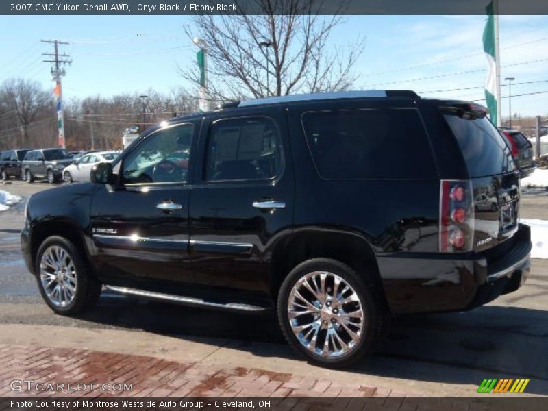 Onyx Black / Ebony Black 2007 GMC Yukon Denali AWD