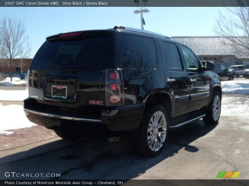 Onyx Black / Ebony Black 2007 GMC Yukon Denali AWD