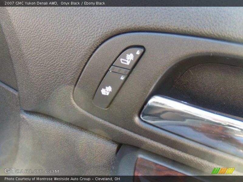 Onyx Black / Ebony Black 2007 GMC Yukon Denali AWD