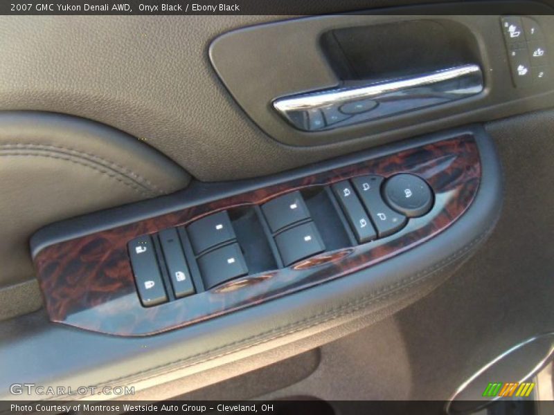 Onyx Black / Ebony Black 2007 GMC Yukon Denali AWD