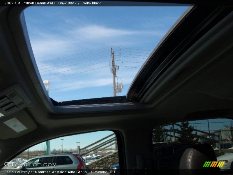 Onyx Black / Ebony Black 2007 GMC Yukon Denali AWD