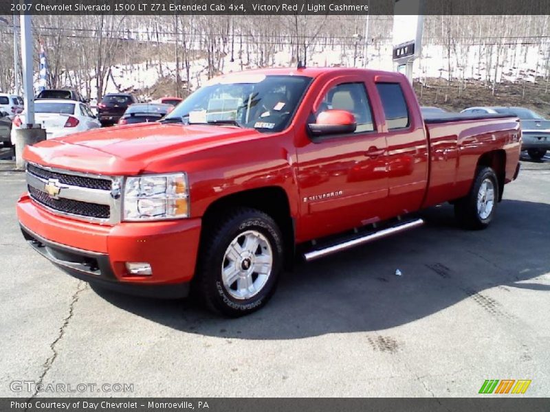 Victory Red / Light Cashmere 2007 Chevrolet Silverado 1500 LT Z71 Extended Cab 4x4