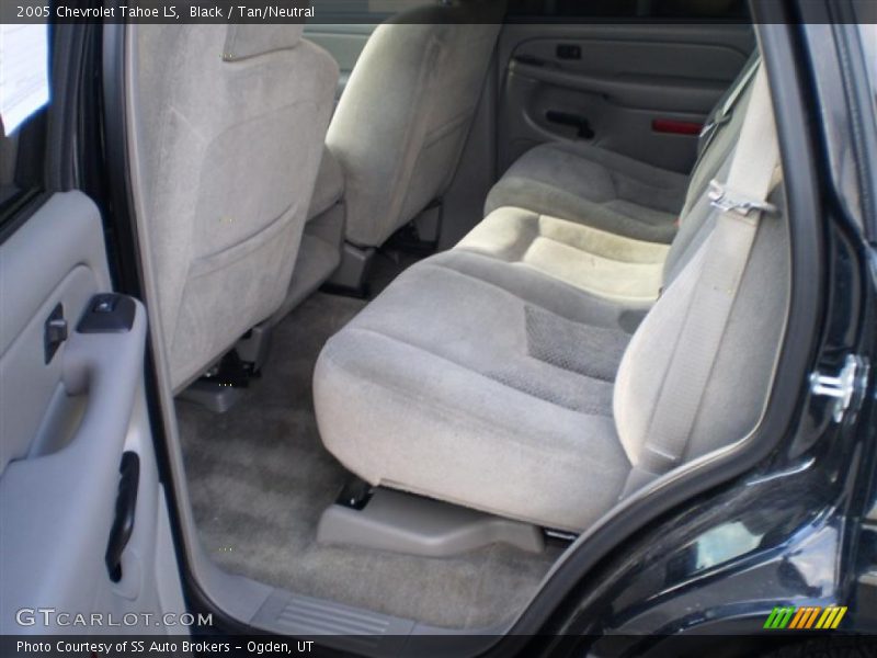 Black / Tan/Neutral 2005 Chevrolet Tahoe LS