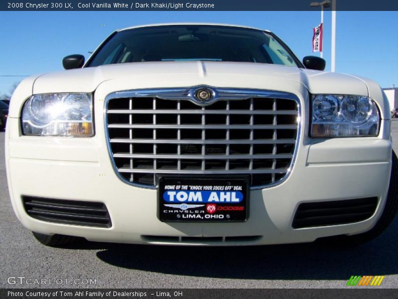 Cool Vanilla White / Dark Khaki/Light Graystone 2008 Chrysler 300 LX