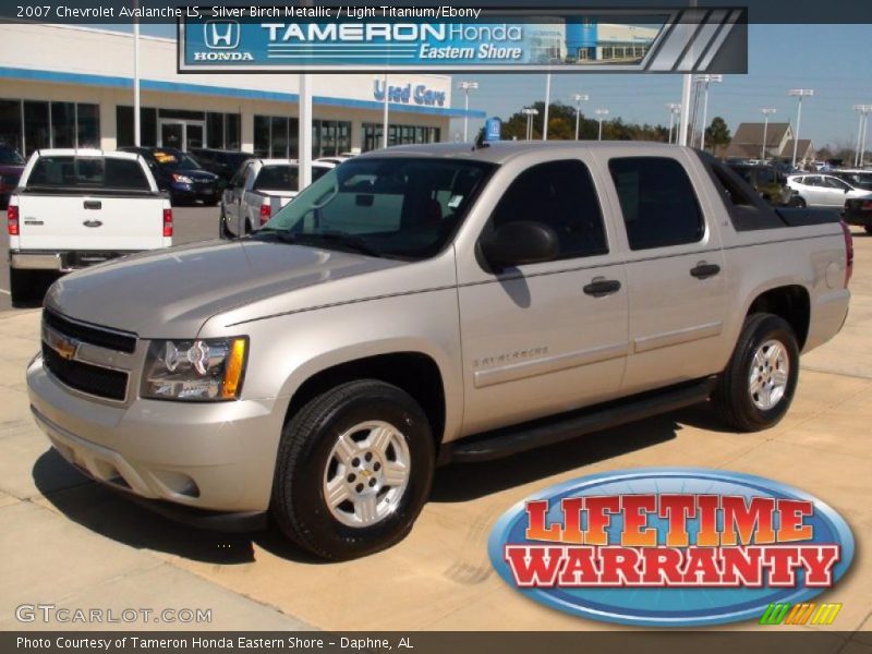 Silver Birch Metallic / Light Titanium/Ebony 2007 Chevrolet Avalanche LS